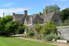 5 star Cotswold luxury with tennis court & garden